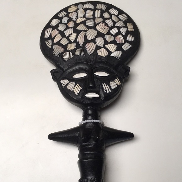 Wood African Statue Hand Made Decorated with Shells - Picture 7 of 8